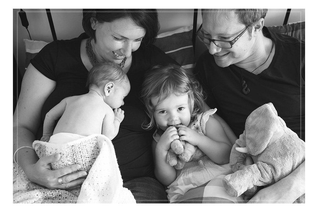 Newborn Sibling Photographs (5)